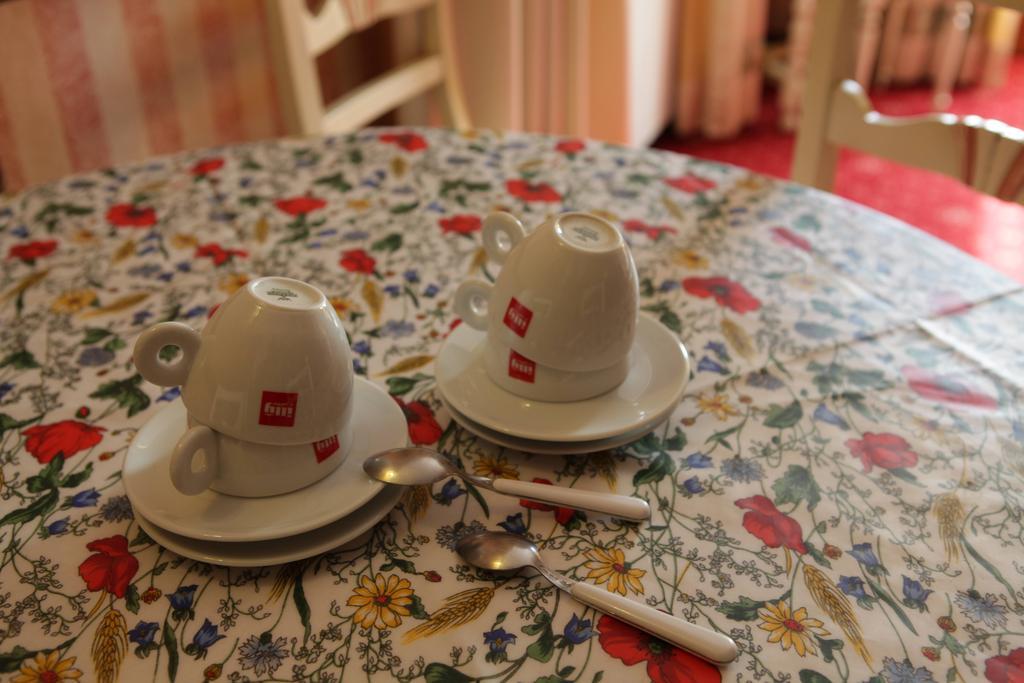 Hotel Petit Prince Антаньод Номер фото