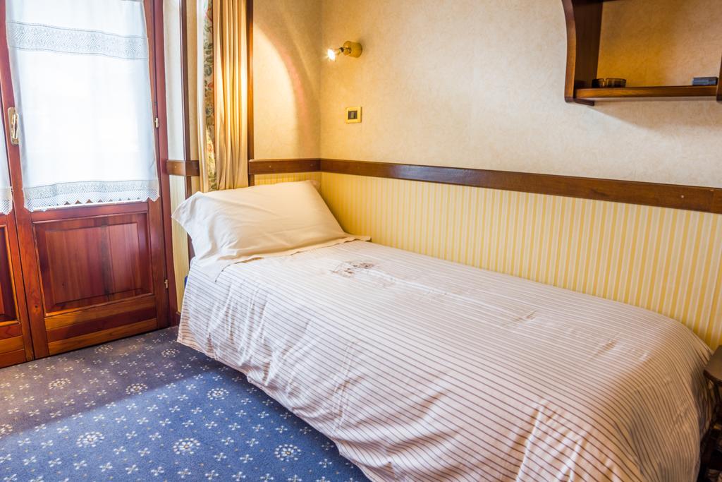 Hotel Petit Prince Антаньод Екстер'єр фото