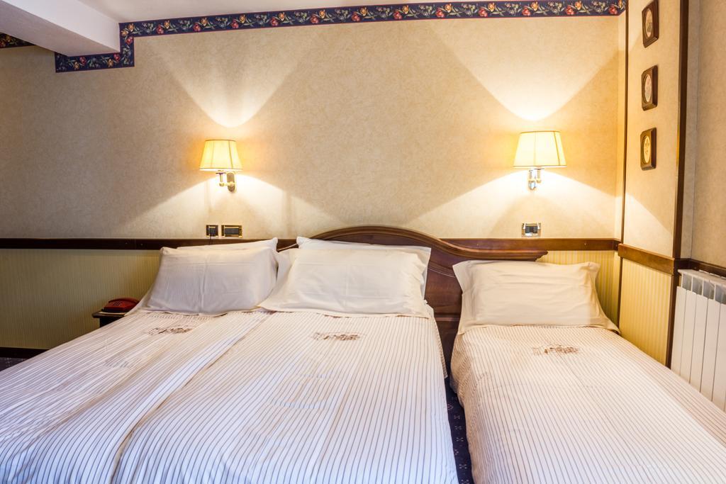 Hotel Petit Prince Антаньод Екстер'єр фото