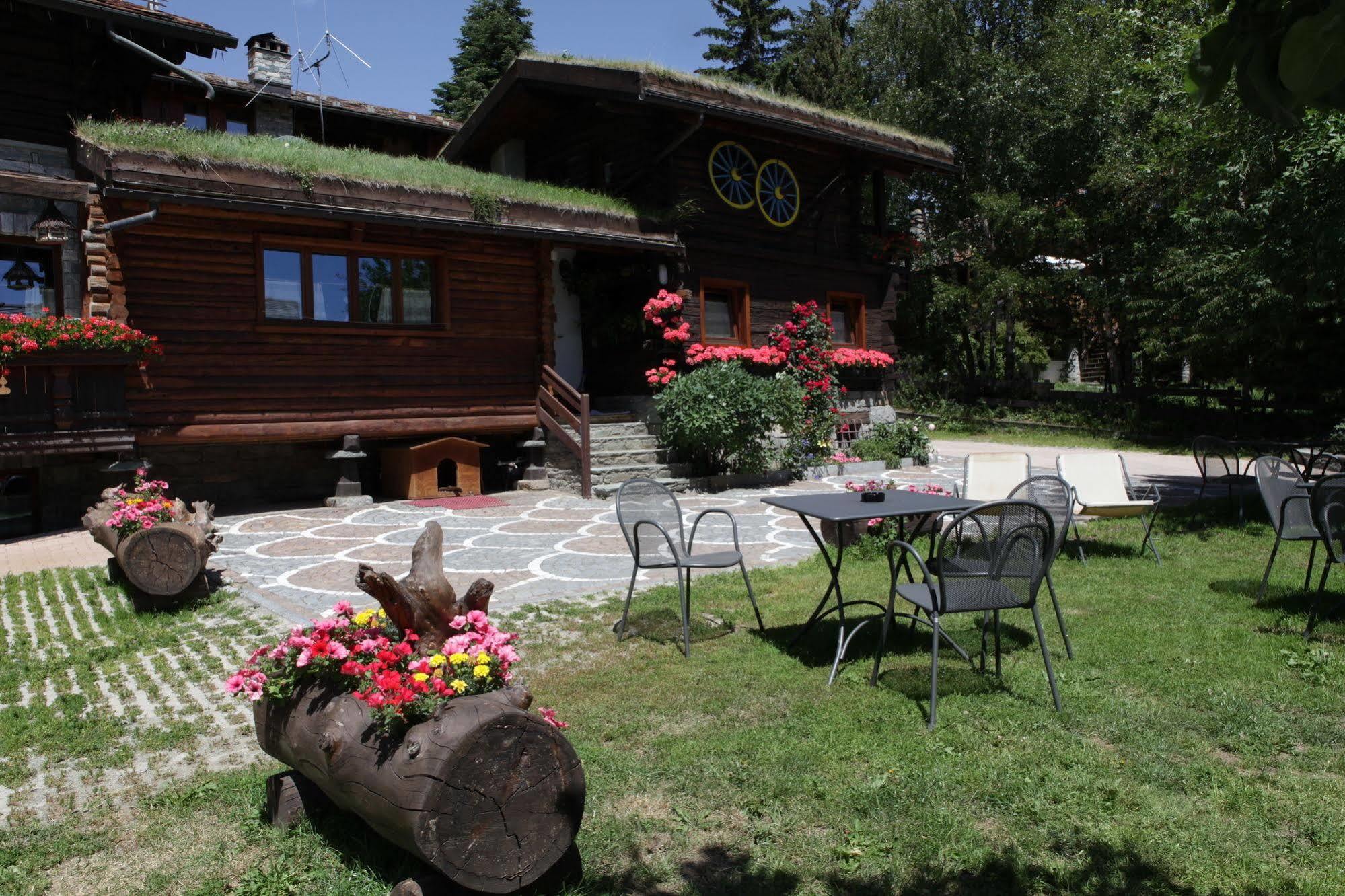 Hotel Petit Prince Антаньод Екстер'єр фото